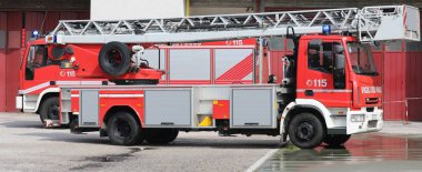 Roma, Rm, İtalya - 23 Mayıs 2019: metin Vigili ile kırmızı itfaiye