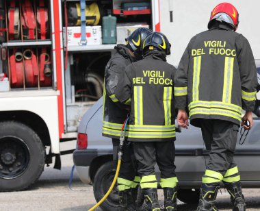 Roma, Rm, İtalya - 23 Mayıs 2019: İtfaiyeciler eylem sonra