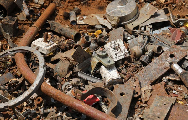 Abandonado velho objeto enferrujado — Fotografia de Stock