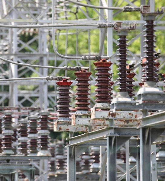 Interruptores de una instalación hidroeléctrica para la seguridad de la instalación eléctrica —  Fotos de Stock
