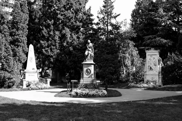 오스트리아 비엔나 - 2014년 8월 24일: 유명한 무시의 묘비 — 스톡 사진