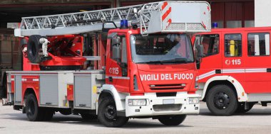 Roma, Rm, İtalya - 23 Mayıs 2019: Metin Vigili Del ile itfaiye aracı 