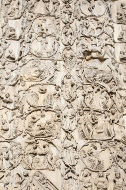İtalya'daki Orvieto Katedrali heykellerinin detayı