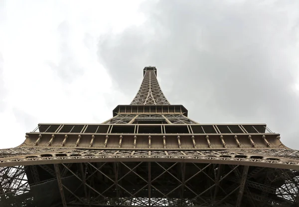 Fransa'da en ünlü anıt Eyfel Kulesi bel görülen — Stok fotoğraf