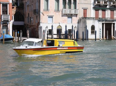 Bu Adada Venedik İtalya'da ambulans tekne yolları wate vardır