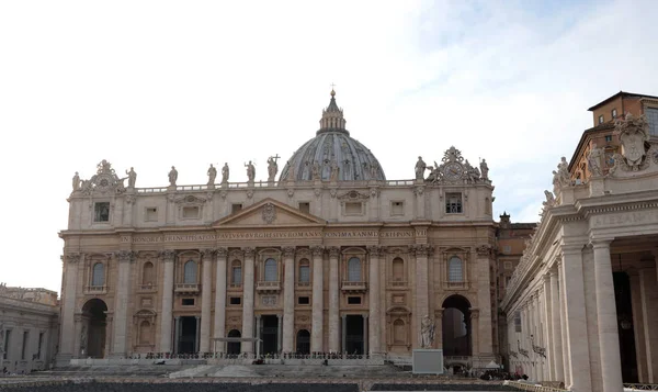 Basílica de San Pedro en la Ciudad del Vaticano —  Fotos de Stock