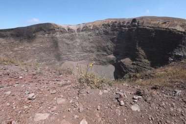 Volkan Vezüv krater idami de Vulcano Vesuvio olarak adlandırılan