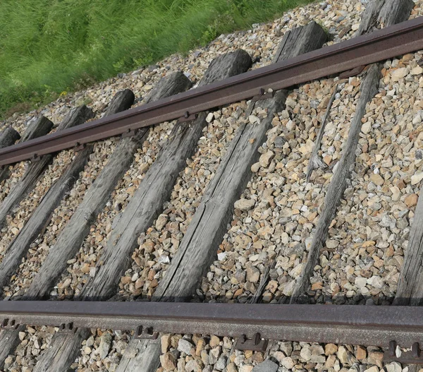 Rotture vecchie rotaie ferroviarie — Foto Stock