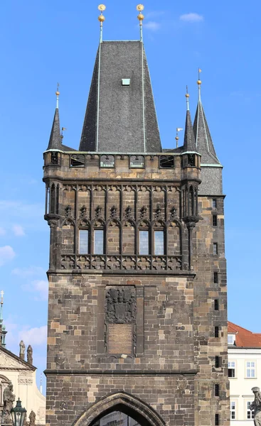 Πύργος της γέφυρας του Καρόλου που ονομάζεται Karluv Most στην Πράγα Ευρώπη — Φωτογραφία Αρχείου
