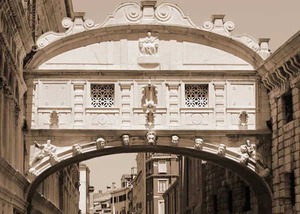 Brücke in Venedig Ponte dei sospri oder Seufzerbrücke mit — Stockfoto