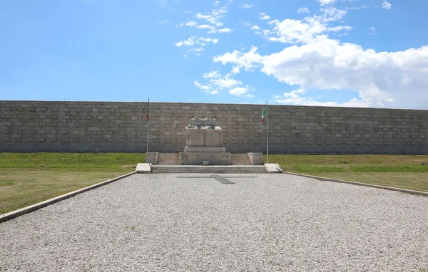 Pederobba, TV, Italy - June 23, 2019: French military cemetery — Stock Photo, Image