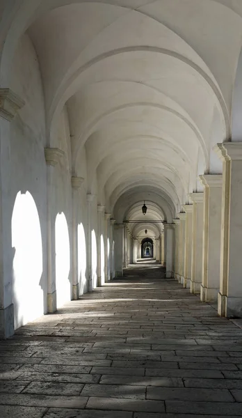 Oblouky bez lidí ve Vicenza City v Itálii nazvané Portici di — Stock fotografie