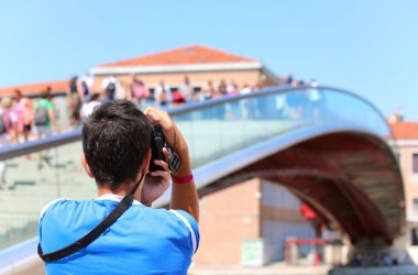 Çocuk ponte della Costituzione adlı köprü fotoğrafları 