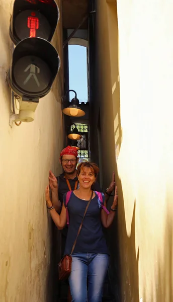 The narrowest street in Europe is in Prague City in Czech Republ — Stock Photo, Image