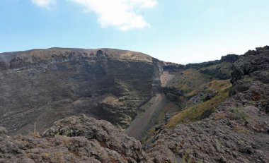 Napoli yakınlarındaki Vezüv yanardağı