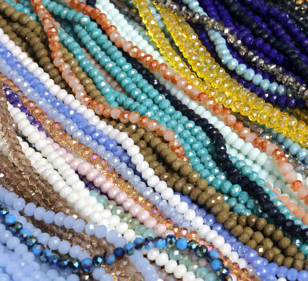 жемчужные ожерелья в ювелирных изделиях
