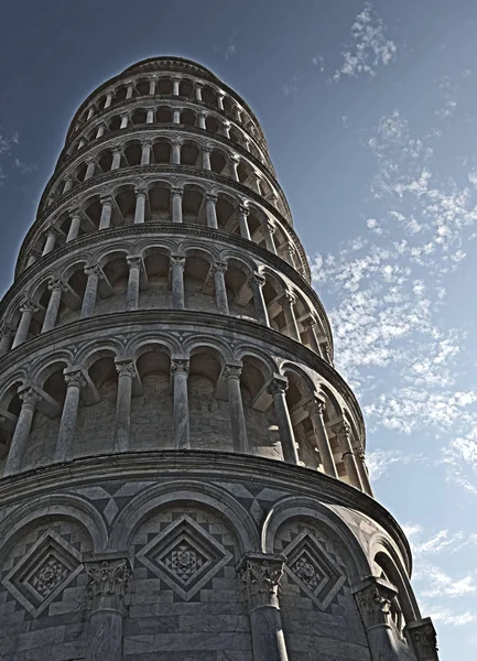 Pisa toren met hoog dynamisch bereik effect — Stockfoto