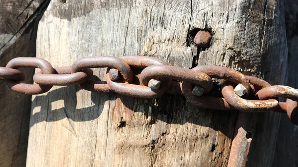 Gran cadena oxidada — Foto de Stock