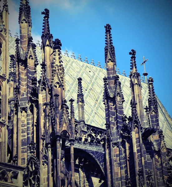 Spires Saint Vitus Cathedral in Prague in Czech Republic with ol — Stock Photo, Image