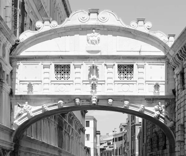 Famoso puente de suspiros en Venecia en Italia — Foto de Stock