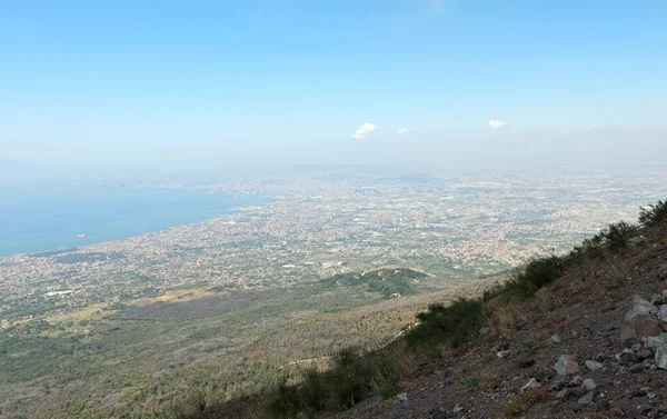 Baía de Nápoles na Itália a partir do vulcão Vesúvio — Fotografia de Stock