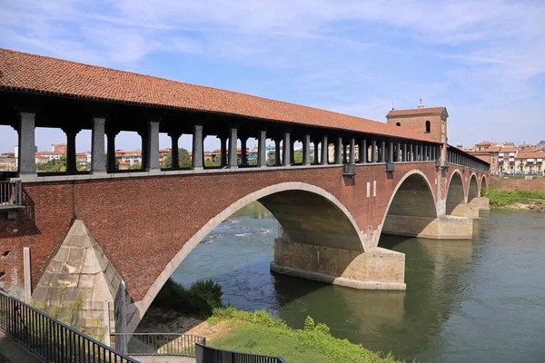 Old Bridge in Pavia in Italy and the Ticino River — Stock Photo, Image