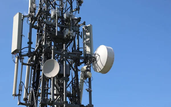 Tekrarlayıcının radar ve anteniName