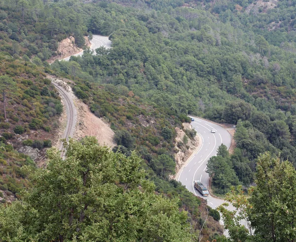 Dağda zorlu bir yol