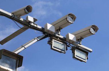 Özel ışıkları olan otovelox sistem kameraları