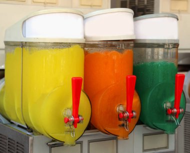 Pekmezli buzlu şeker dağıtıcı.