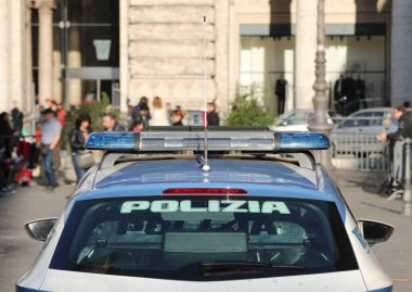 Roma, Rm, İtalya - 3 Mart 2019: Polizia 'lı polis arabası