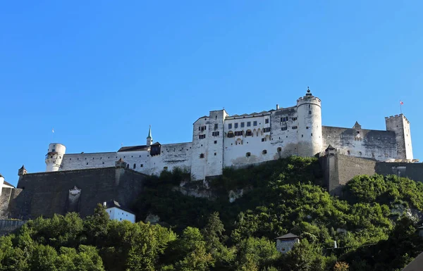 Salzburgo, S, Austria - 27 de agosto de 2016: Castillo llamado Hohensalzb — Foto de Stock
