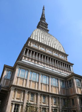 Torino, To, İtalya - 27 Ağustos 2015: Köstebek Antonel anıtı