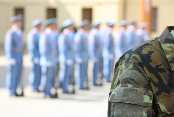 Zug der Soldaten — Stockfoto