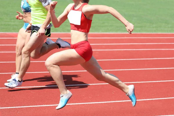 Ung atlhete med långa ben i Usa — Stockfoto