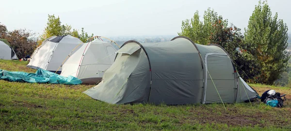 Zelten mit vielen Zelten — Stockfoto