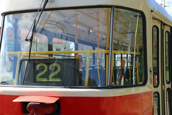 Elektryczny tramwaj z numerem 22 — Zdjęcie stockowe