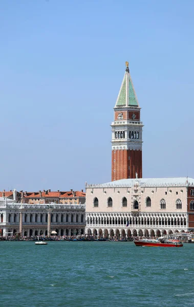 Bell Tower of Saint Mark and Ducal Palace also called Palazzo Du — Stock Photo, Image