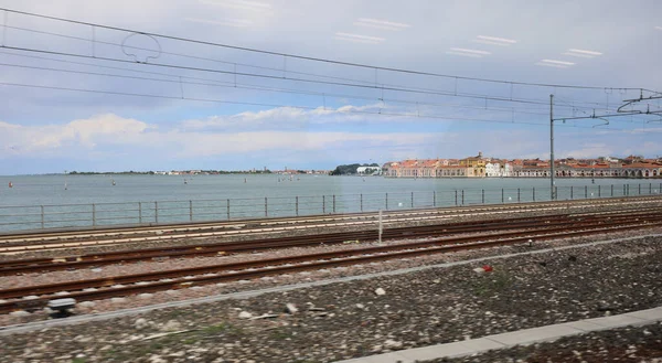 Adriatiska Havet Och Venedig Och Järnvägslinjerna Från Tåget — Stockfoto
