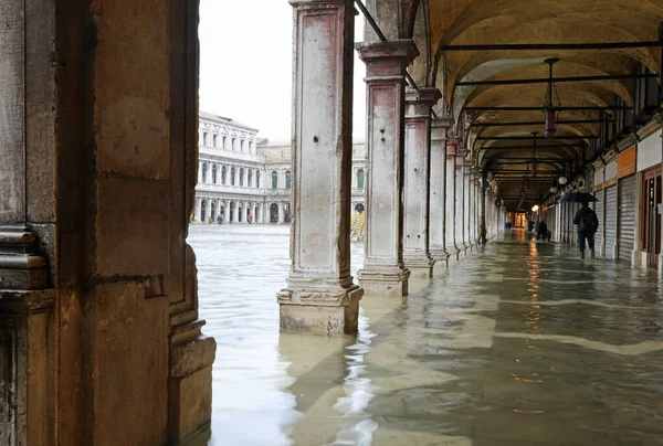 Sotto Gli Archi Piazza San Marco Venezia Durante Alluvione — Foto Stock