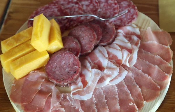 Chopping Board Mixed Cold Cuts Salami Cooked Plate Raw Ham — Stock Photo, Image