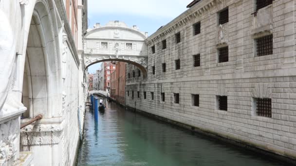 Seufzerbrücke Ponte Dei Sospiri Italienischer Sprache Und Der Schiffbare Kanal — Stockvideo