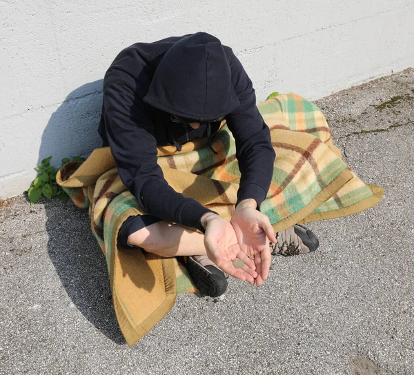 Young Homeless Man Begging Street Sitting Cross Legged Old Blanket — Stock Photo, Image