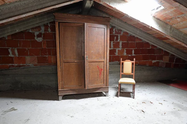 Spooky Closet Attic House Chair — Stock Photo, Image
