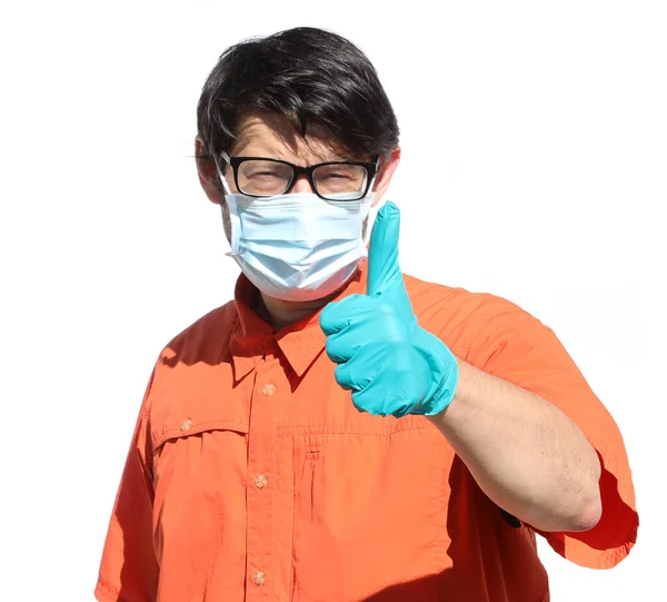 Cerrahi Maskeli Doktor Coronavirus Karşı Zafer Kazandığını Gösteren Bir Işaret — Stok fotoğraf