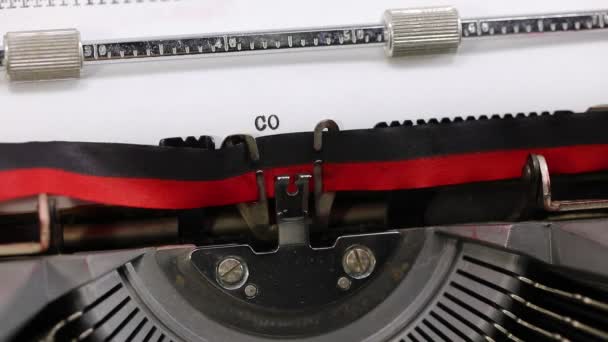 Schrijven Vintage Typemachine Tekst Coronavirus Het Witte Vel — Stockvideo