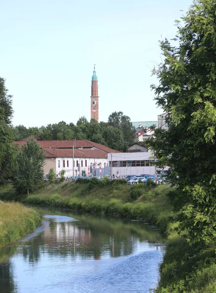River Called Bacchiglione Vicenza City Ancient Tower Italy — Stock Photo, Image