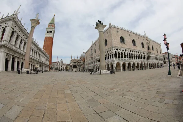 Venetië Klokkentoren Piazza San Marco Doges Palace Zonder Mensen Tijdens — Stockfoto