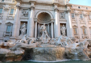 Roma İtalya 'da FONTANA DI TREVI olarak adlandırılan antik Çeşme