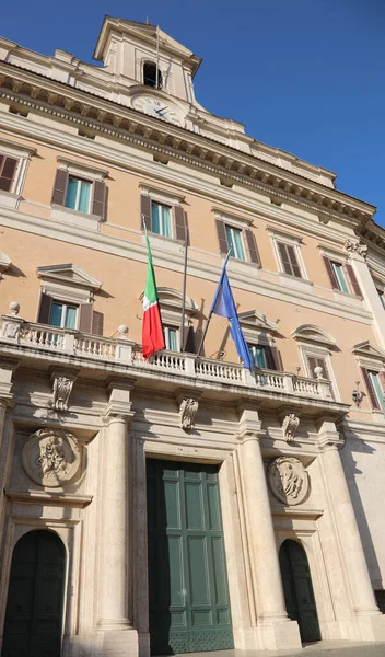 Roma Italia Marzo 2019 Parlamento Italiano Chiamato Montecitorio Bandiere Italiane — Foto Stock